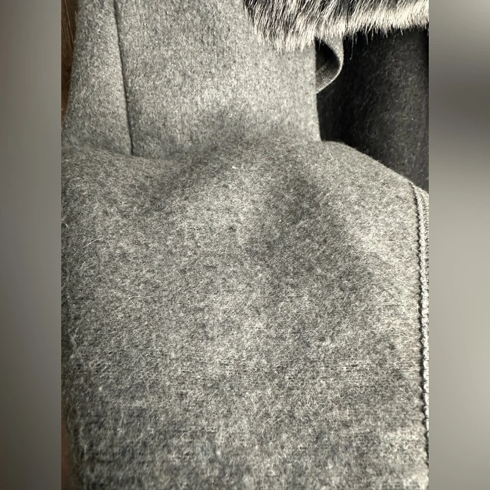 Sioni•size S/M•Shawl Vest•Faux-Fur Collar Size - Picture 7 of 8